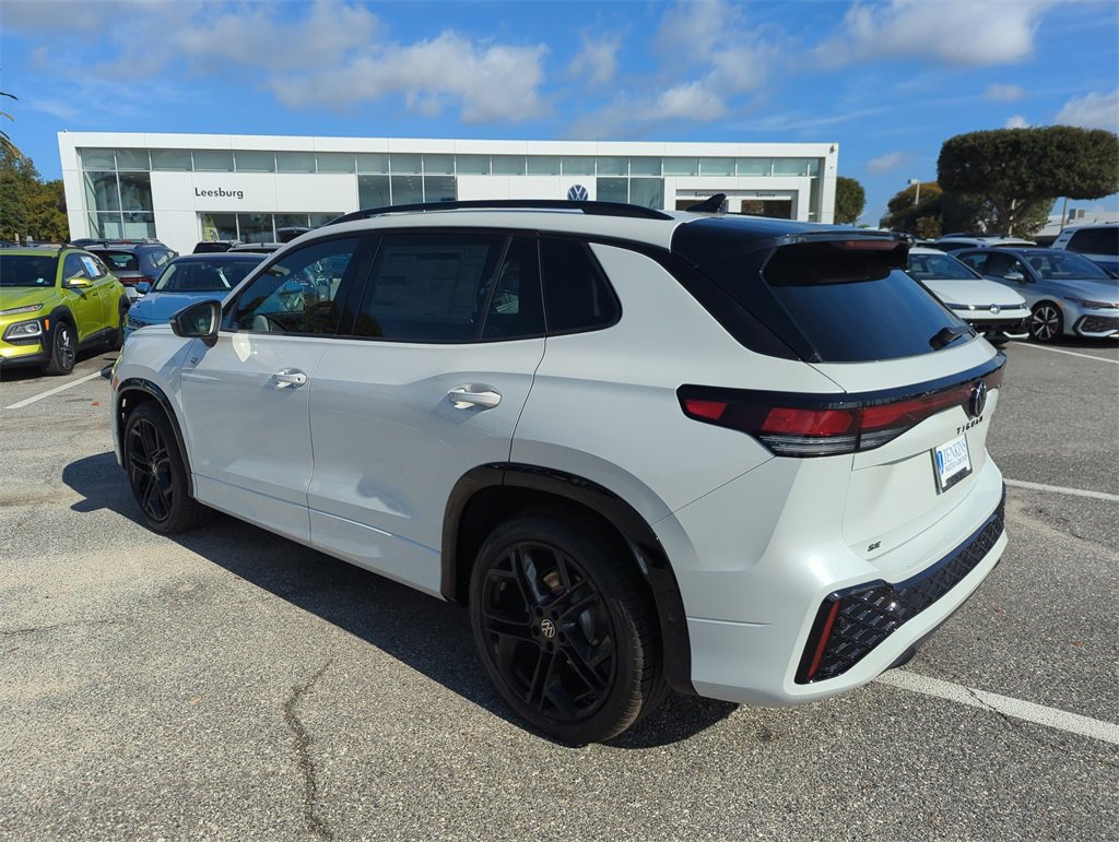 New 2026 Volkswagen Tiguan SE R-Line image 9