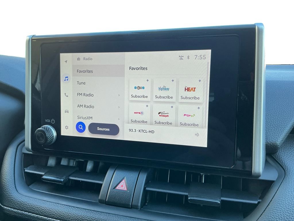 Used 2025 Toyota RAV4 XLE image 18