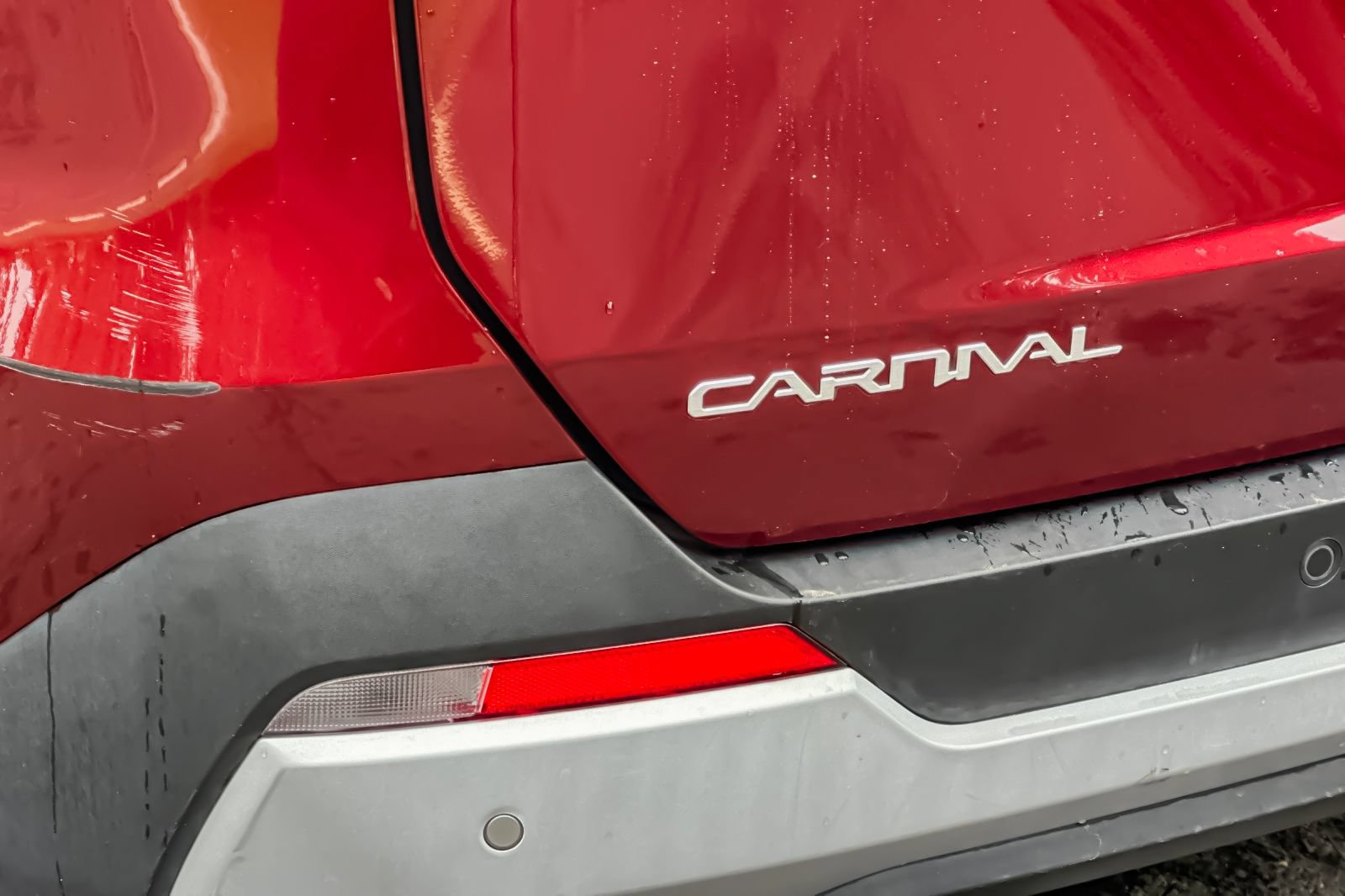 Used 2025 Kia Carnival FWD image 41