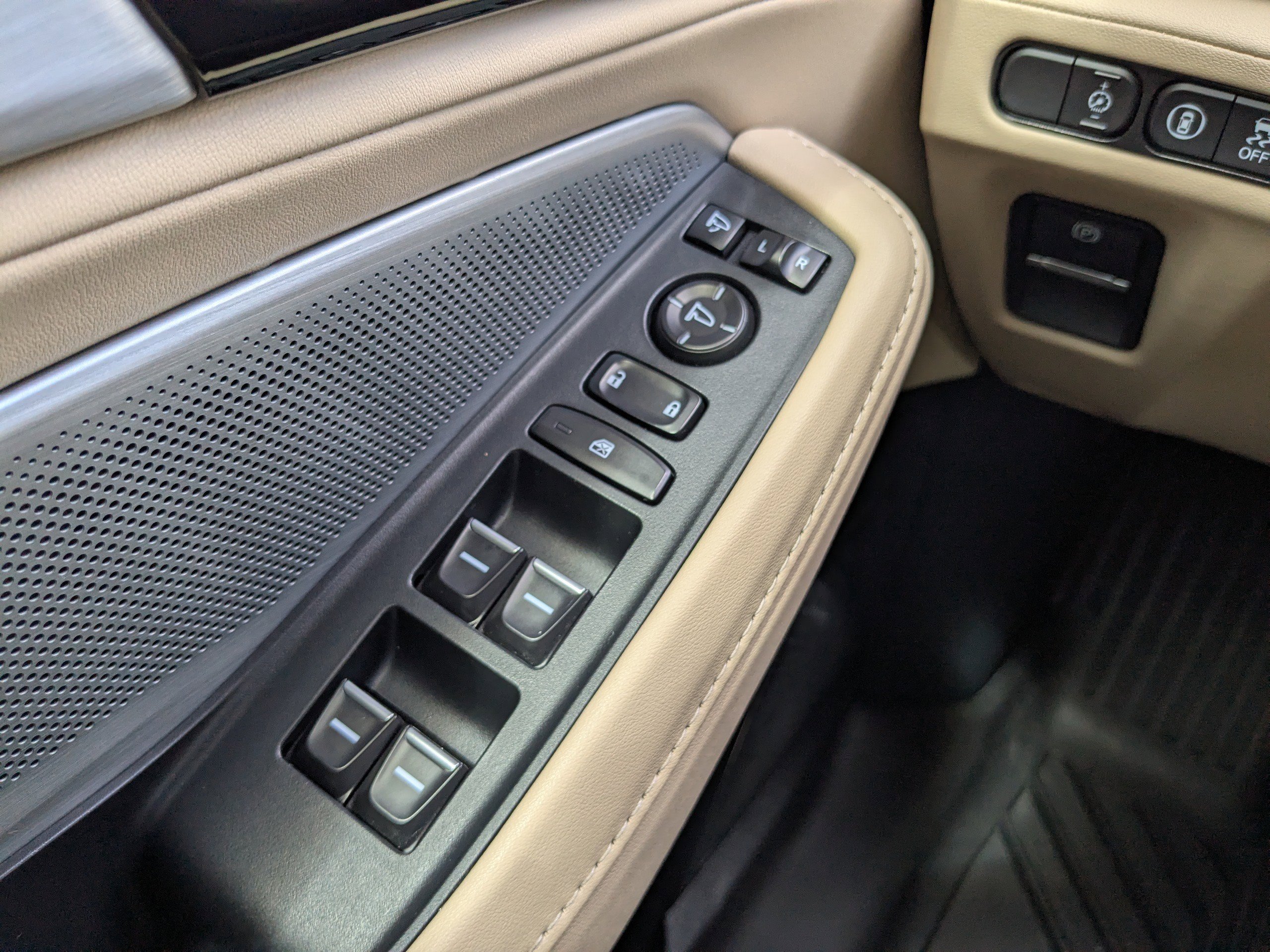 Used 2025 Acura MDX FWD w/ Technology Package image 27