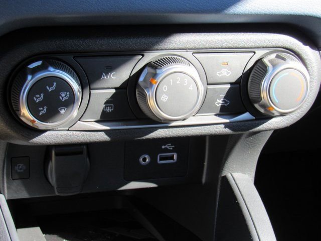New 2025 Nissan Versa SV w/ Trunk Package FWD image 15