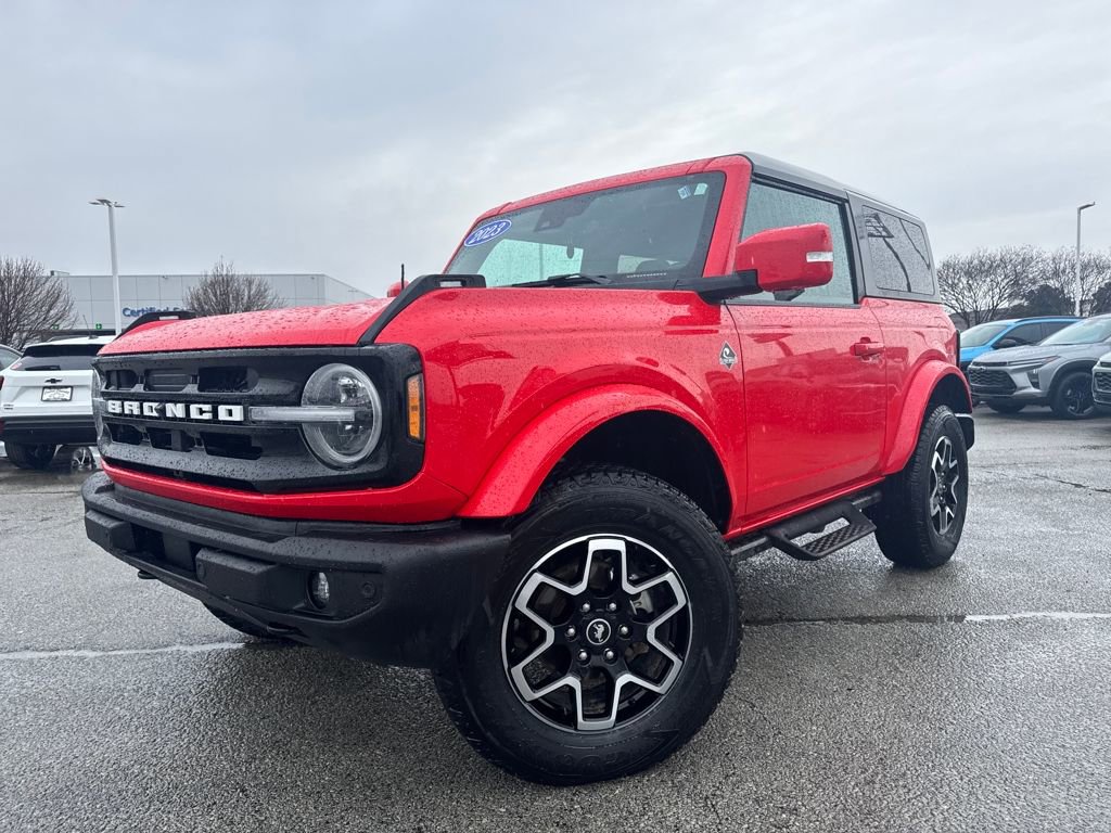 Used 2023 Ford Bronco Outer Banks image 1