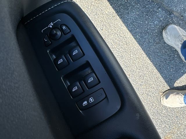 Used 2019 Volvo XC60 T5 R-Design w/ Protection Package image 30