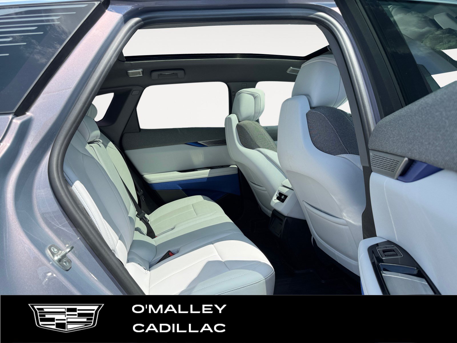 Certified 2026 Cadillac Optiq Luxury 1 w/ LPO, Floor Liner Package AWD/4WD image 13