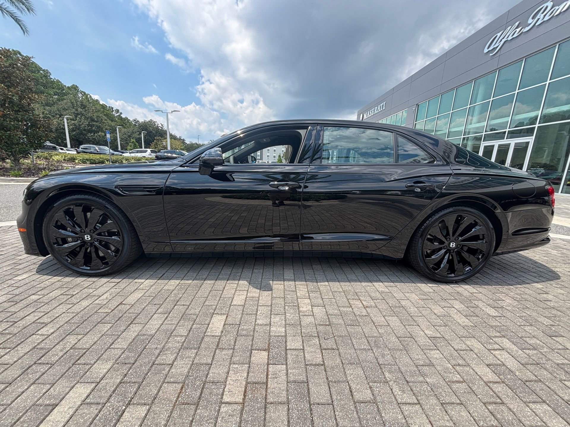 New 2025 Bentley Flying Spur Plug-In Hybrid image 11