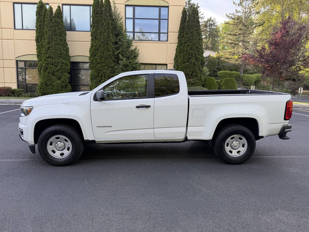 Used 2015 Chevrolet Colorado W/T w/ WT Convenience Package RWD image 9