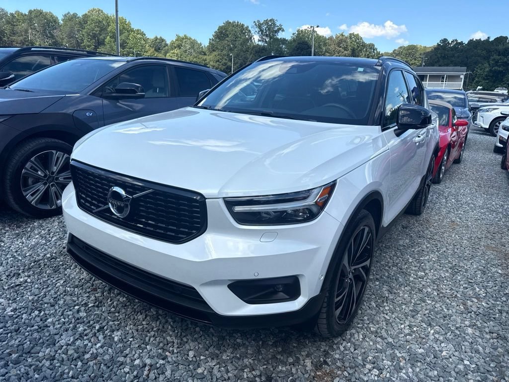 Used 2021 Volvo XC40 T5 R-Design w/ Advanced Package