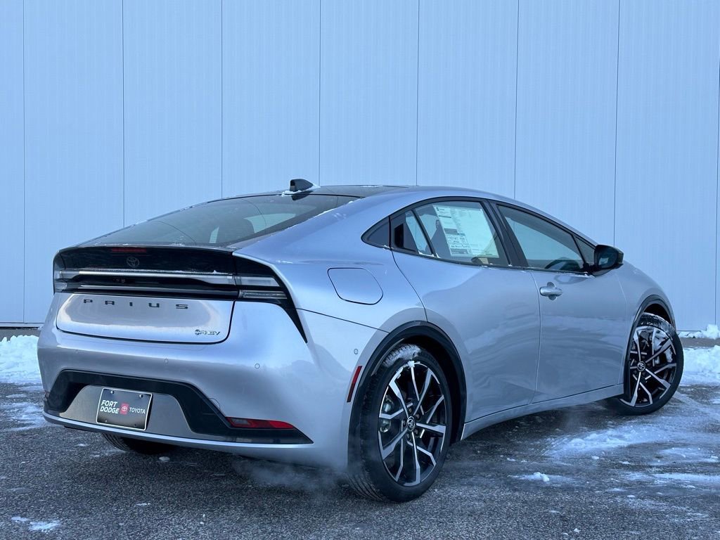 New 2026 Toyota Prius Plug-In Hybrid FWD image 5