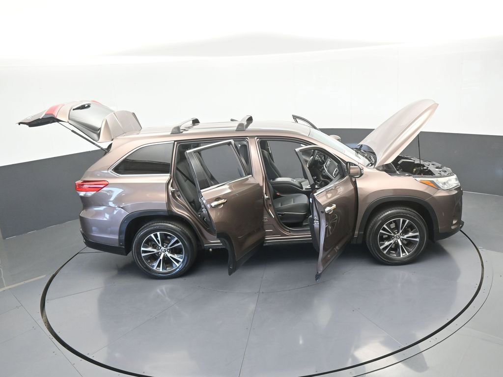 Used 2019 Toyota Highlander LE FWD image 67