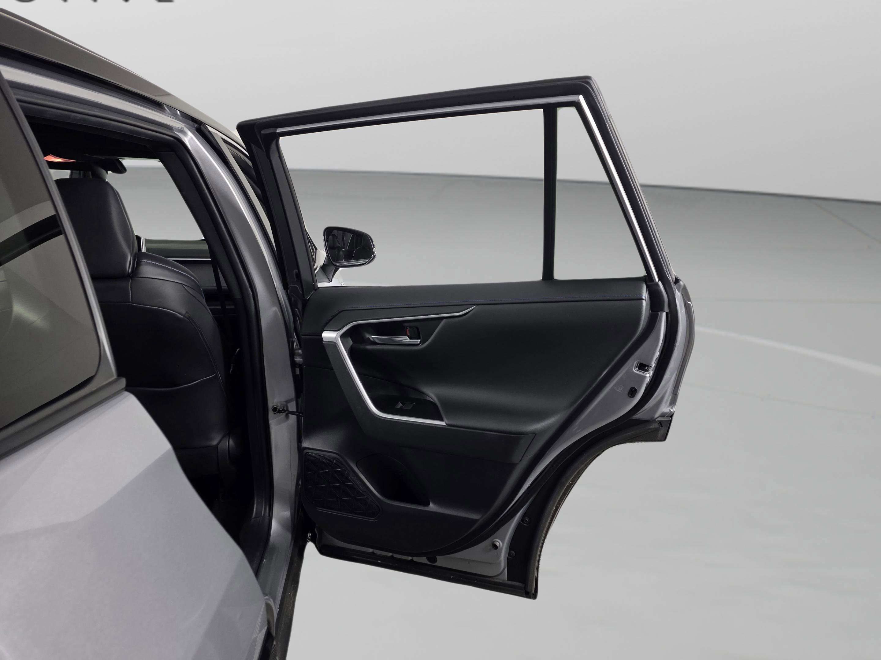 Used 2021 Toyota RAV4 XSE image 28