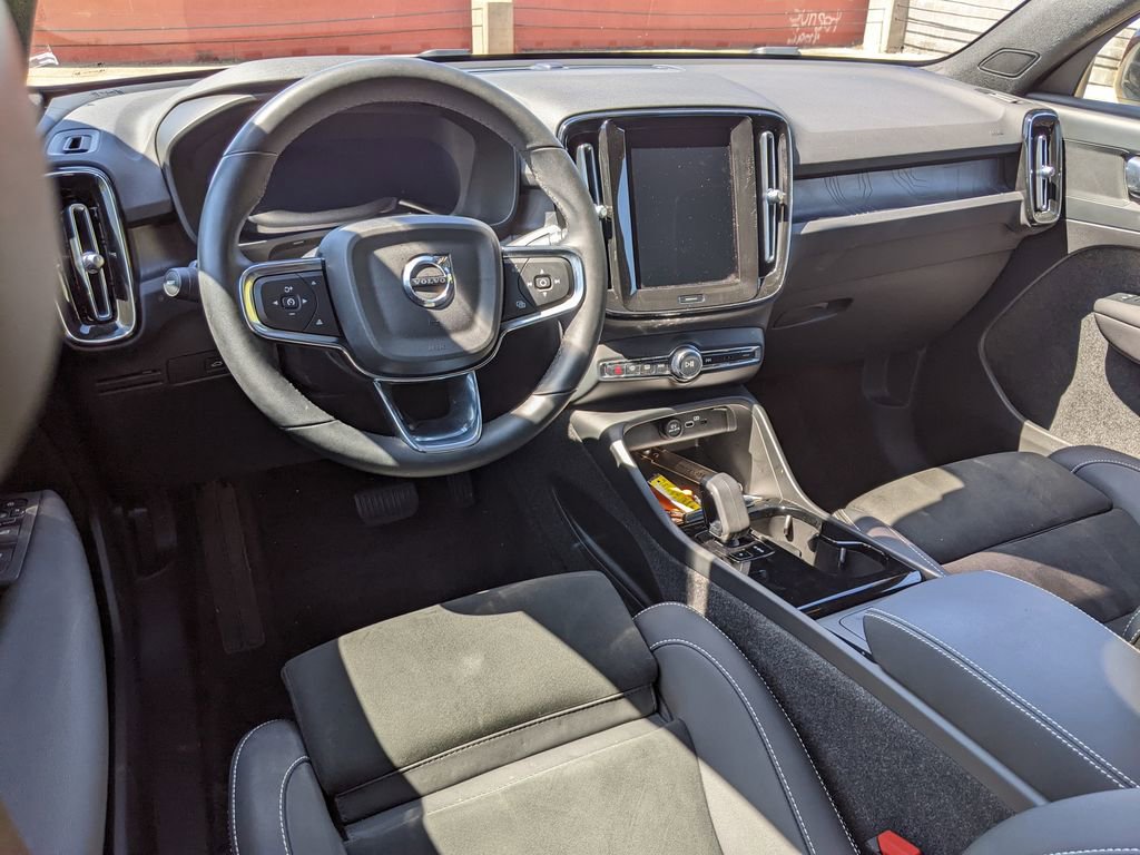 Certified 2023 Volvo C40 P8 Recharge Plus image 12
