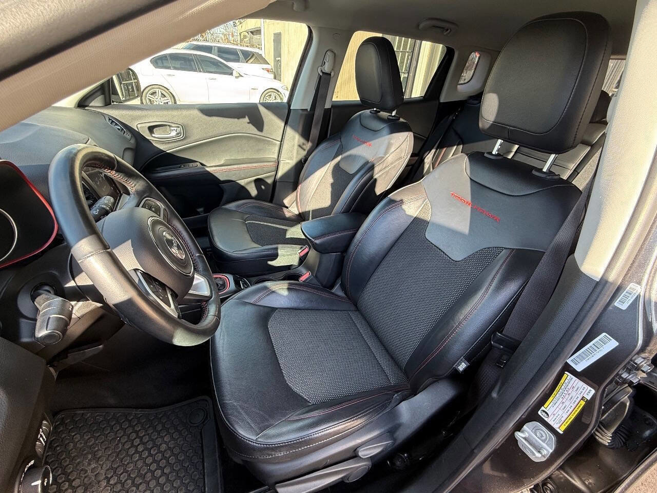 Used 2019 Jeep Compass Trailhawk w/ Cold Weather Group image 9