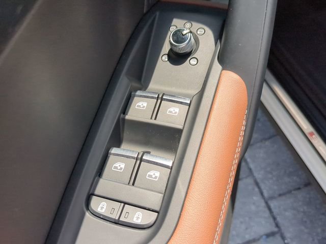 Used 2023 Audi Q5 2.0T Premium Plus w/ Premium Plus Package AWD/4WD image 18