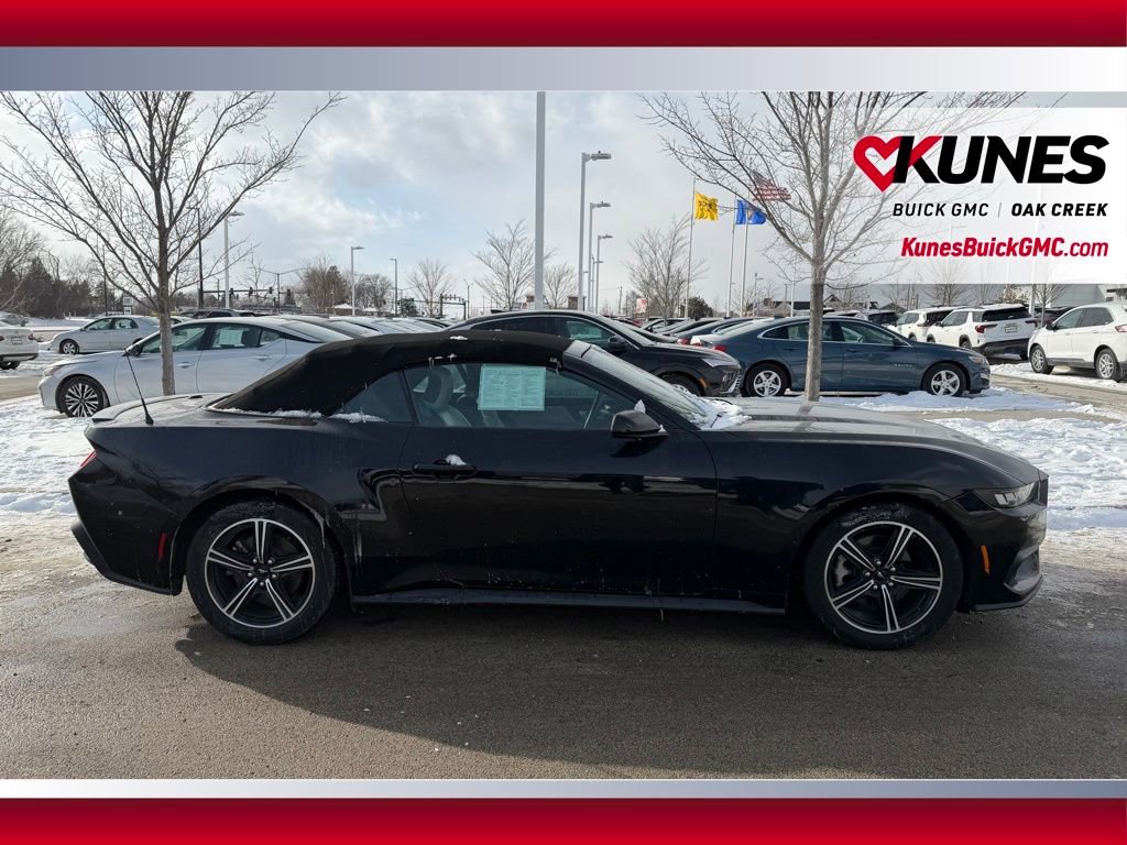 Used 2024 Ford Mustang Premium image 4