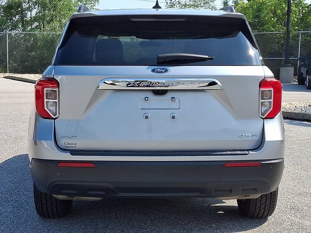 Used 2023 Ford Explorer XLT AWD/4WD image 8