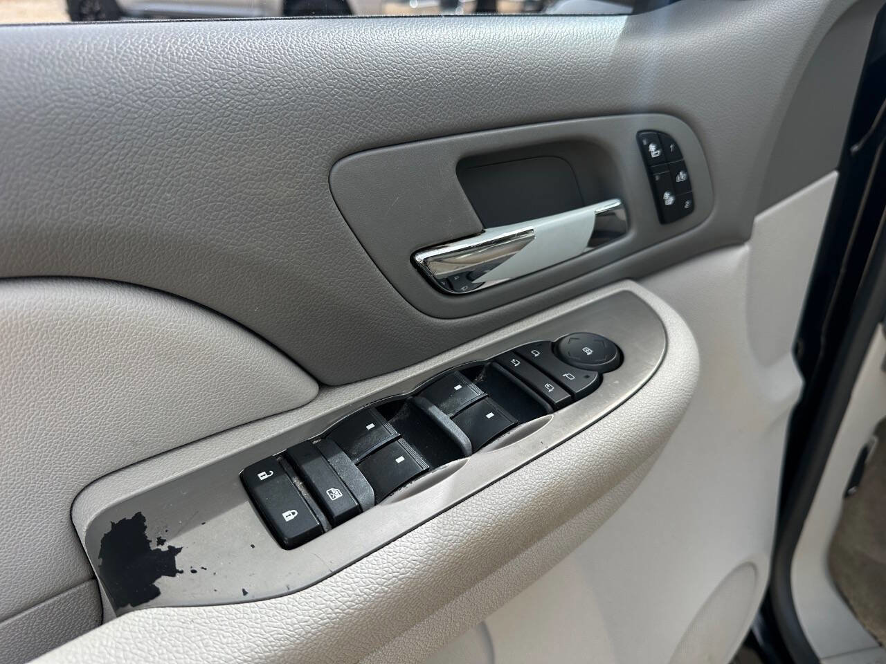 Used 2009 Chevrolet Suburban LT w/ Luxury Package image 20