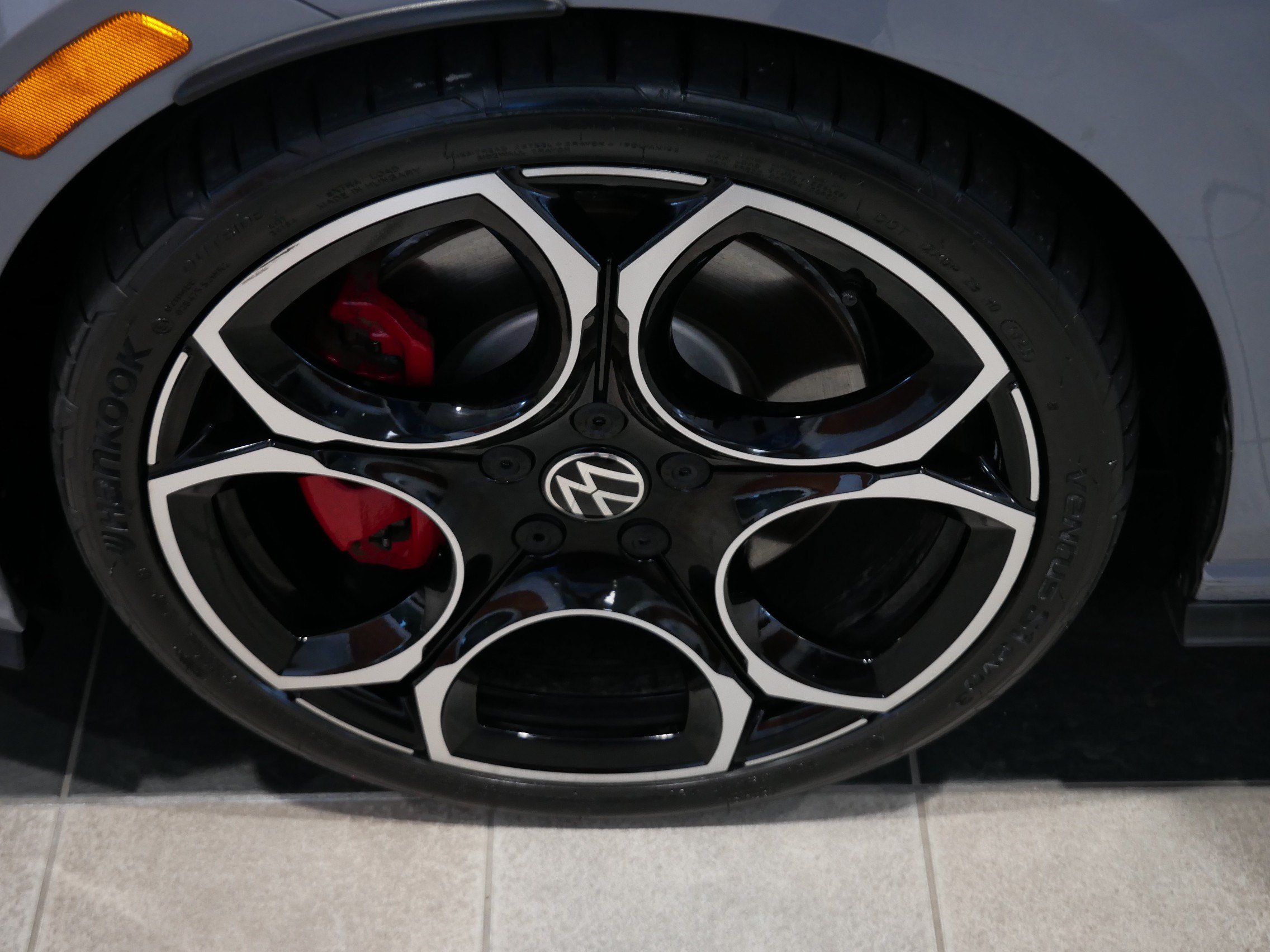 Certified 2025 Volkswagen GTI Autobahn FWD image 11