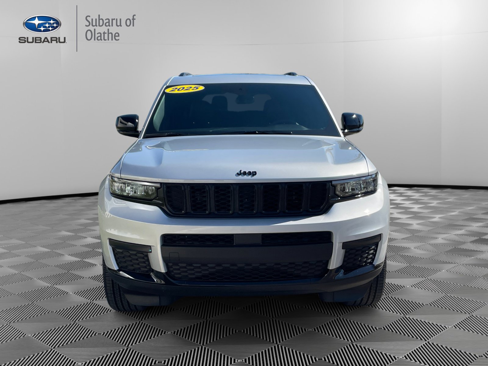 Used 2025 Jeep Grand Cherokee L Altitude image 14