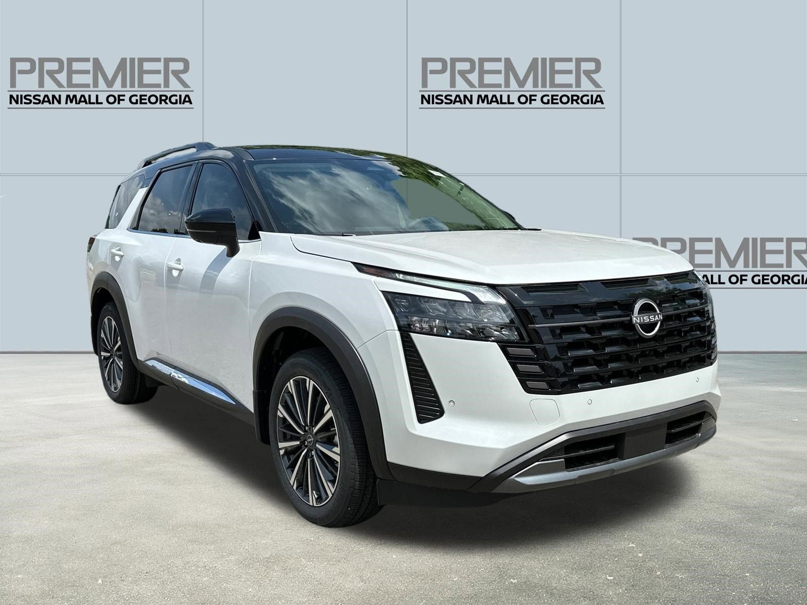 New 2026 Nissan Pathfinder Platinum FWD image 3