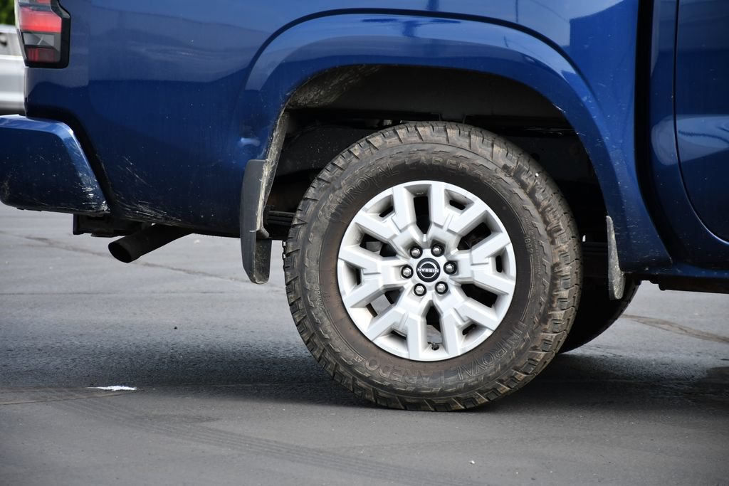Used 2022 Nissan Frontier SV AWD/4WD image 10