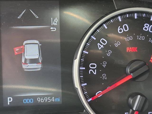 Used 2022 Toyota RAV4 LE FWD image 11