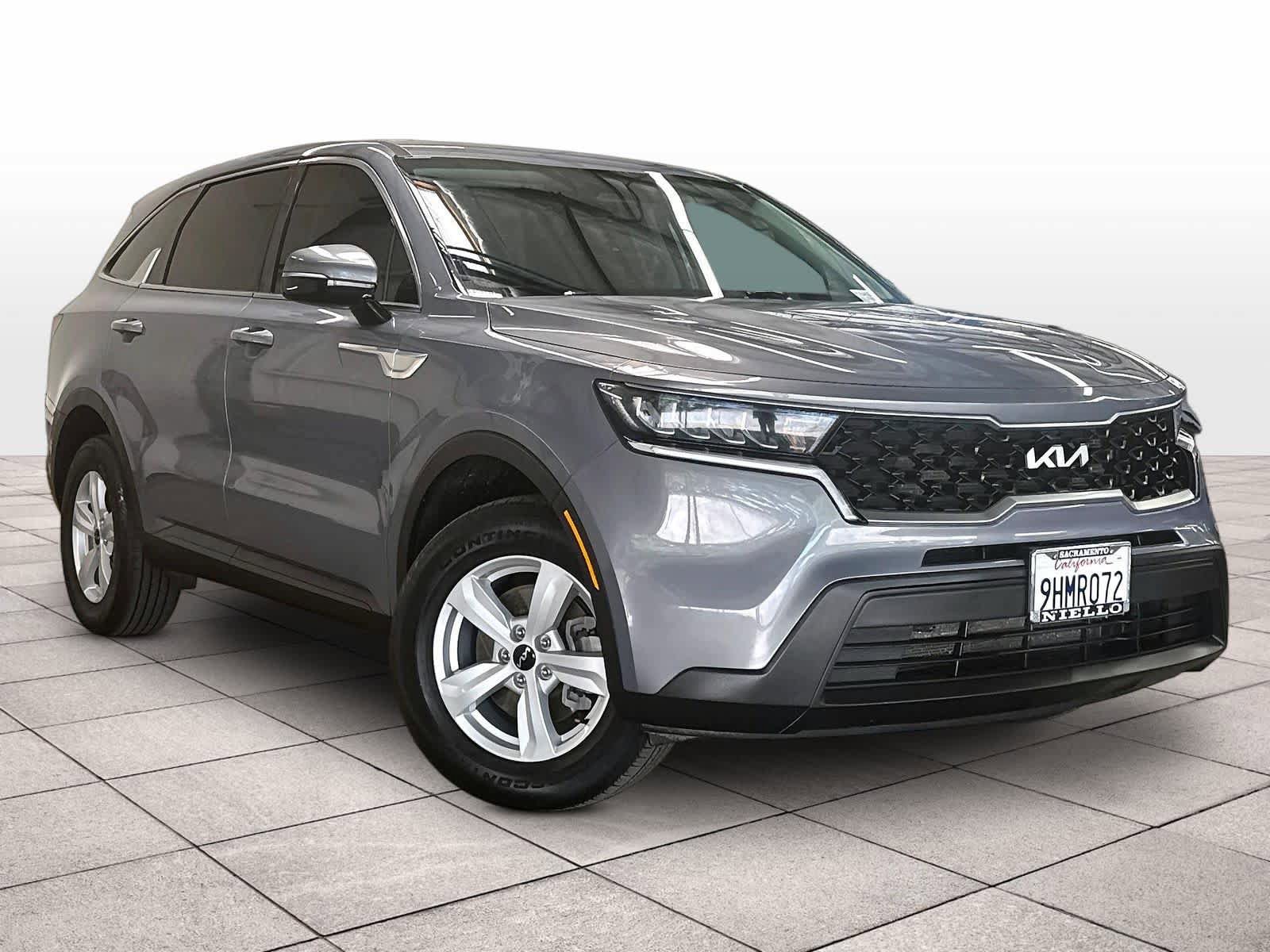 Used 2022 Kia Sorento LX AWD/4WD image 3
