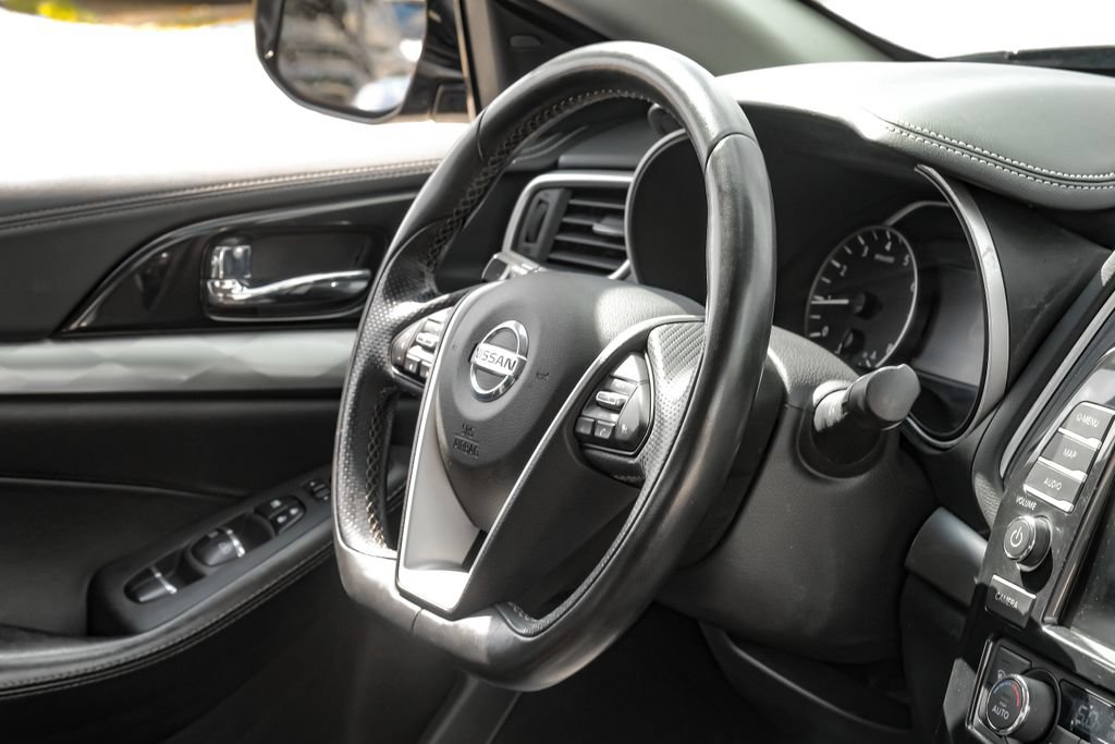 Used 2021 Nissan Maxima 3.5 SV w/ Floor Mat Group FWD image 10