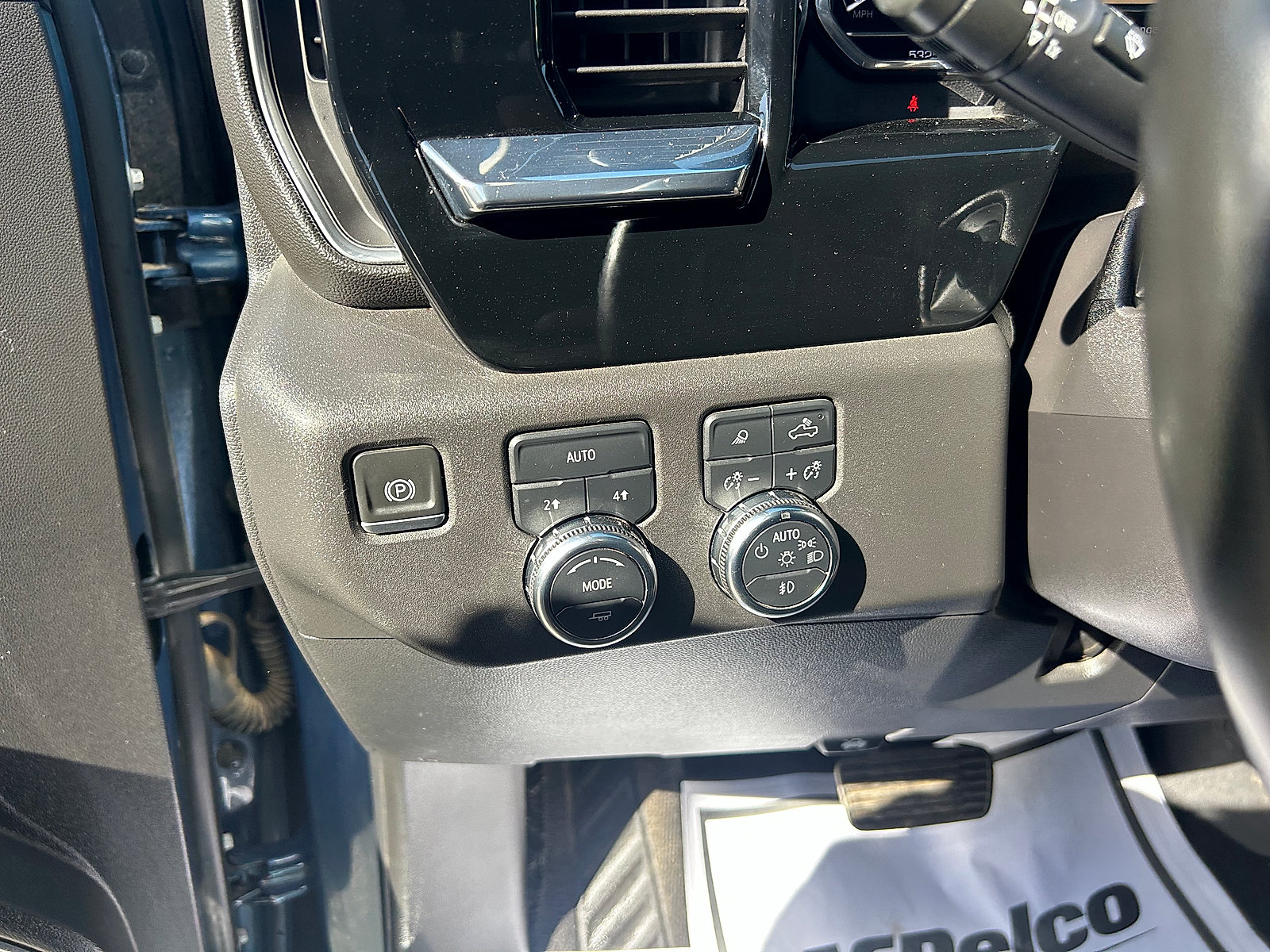 Used 2024 GMC Sierra 1500 SLT AWD/4WD image 14