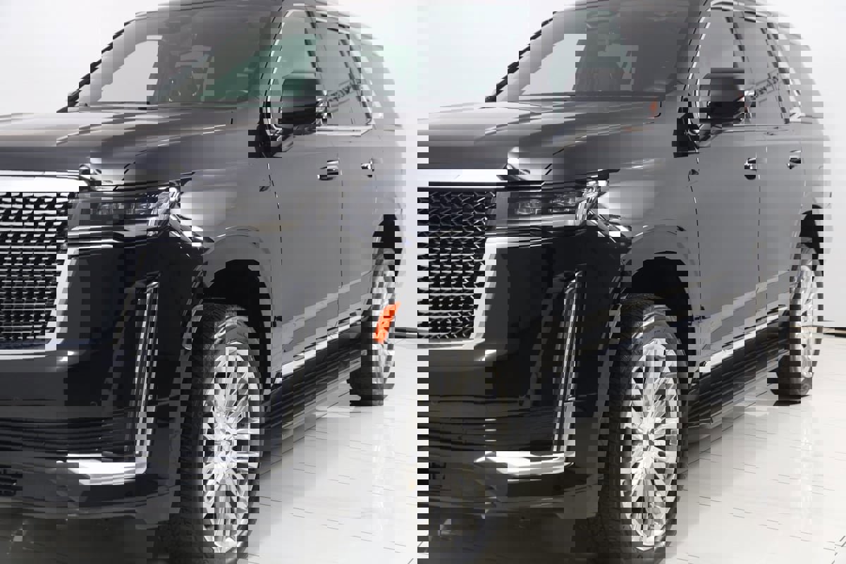 Used 2023 Cadillac Escalade Premium Luxury image 61