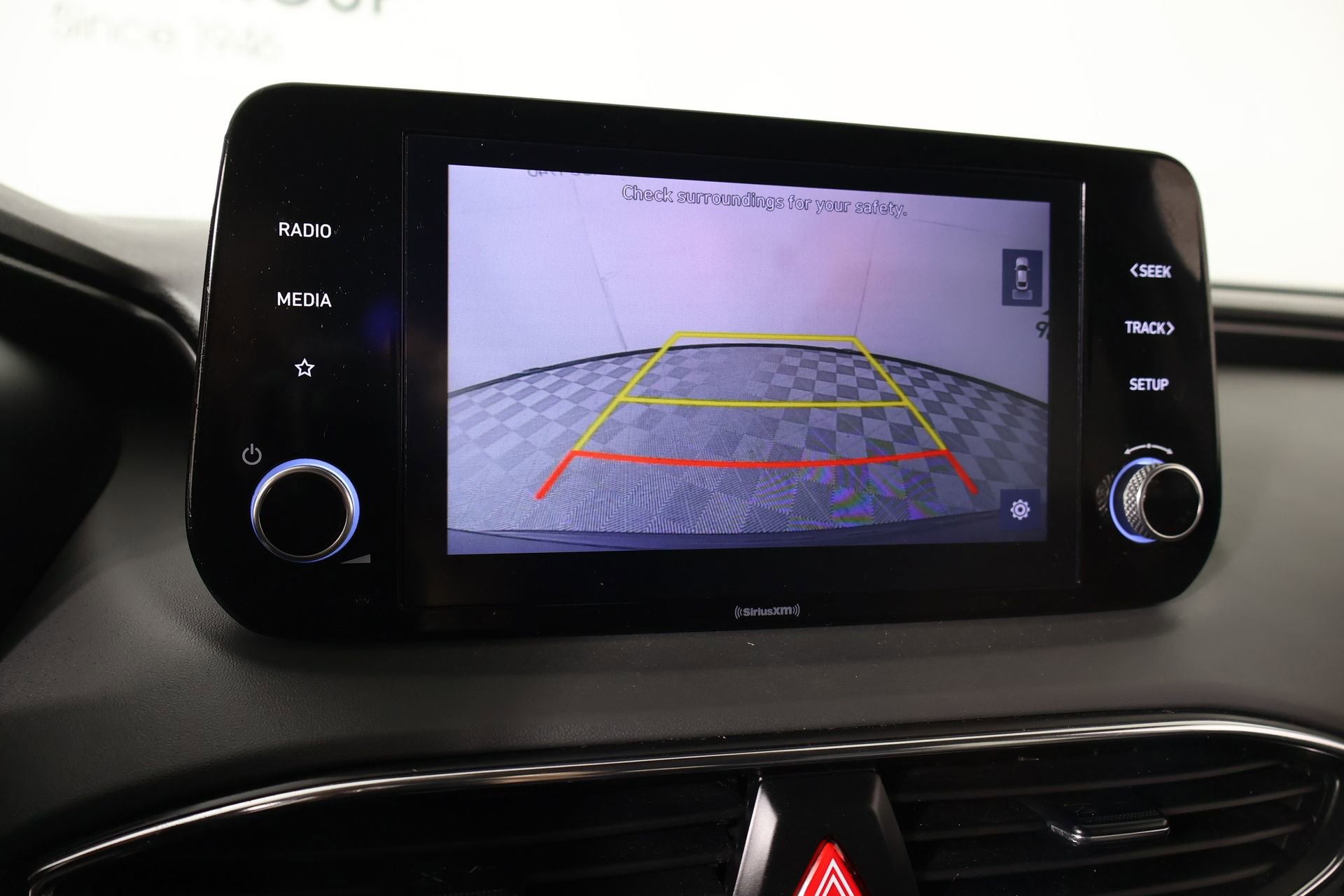 Used 2021 Hyundai Santa Fe SEL w/ Convenience Package image 6