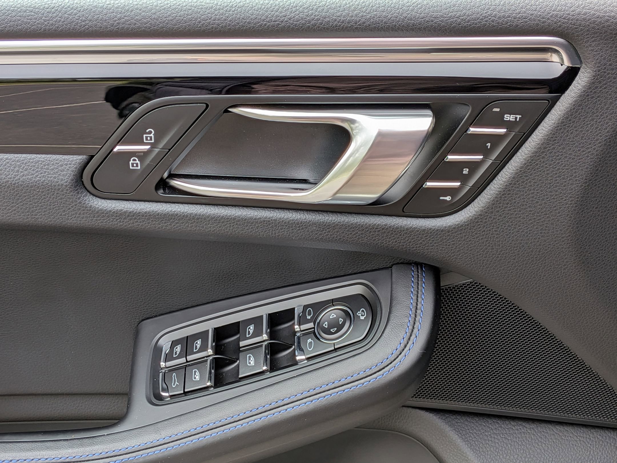 Certified 2026 Porsche Macan S AWD/4WD image 23