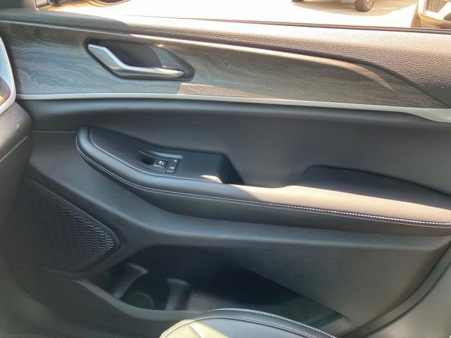 New 2026 Jeep Grand Cherokee Limited AWD/4WD image 21