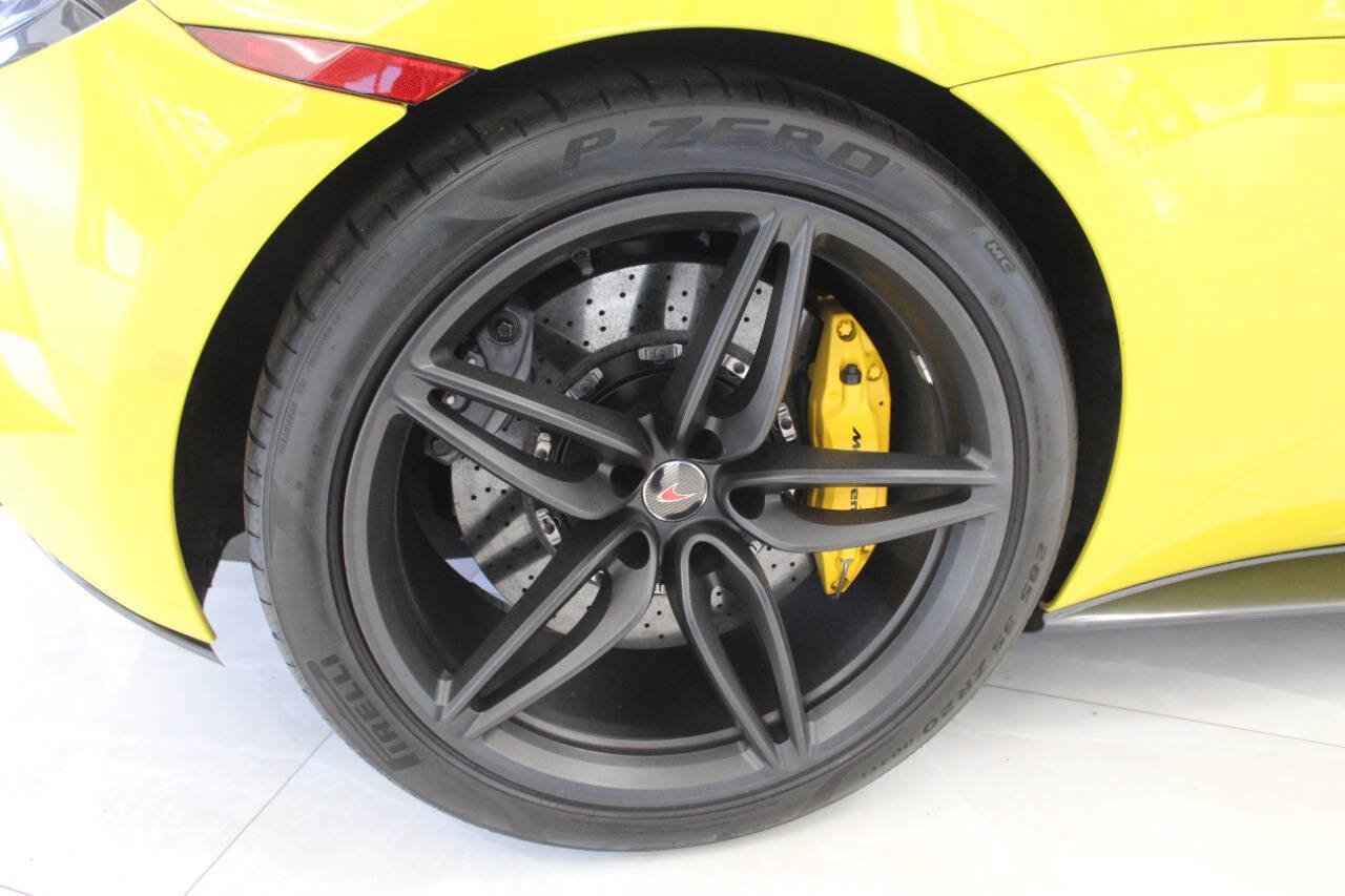 Used 2018 McLaren 570S Spider RWD image 9