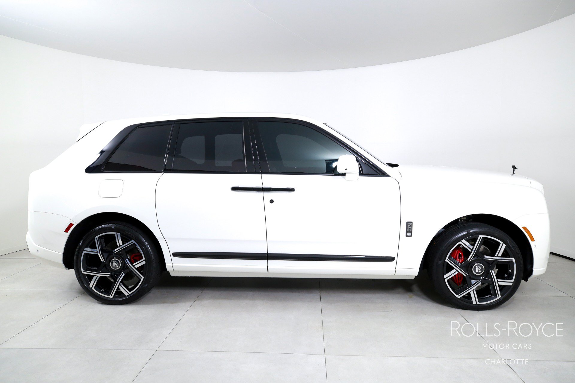 Used 2025 Rolls-Royce Cullinan Black Badge AWD/4WD image 10