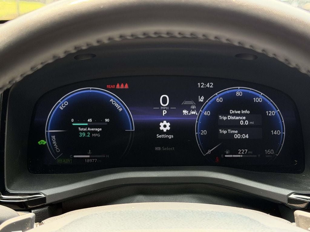 Used 2025 Toyota Camry XSE FWD image 11