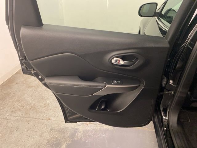 Used 2022 Jeep Cherokee Latitude Lux w/ Sun & Sound Group image 24