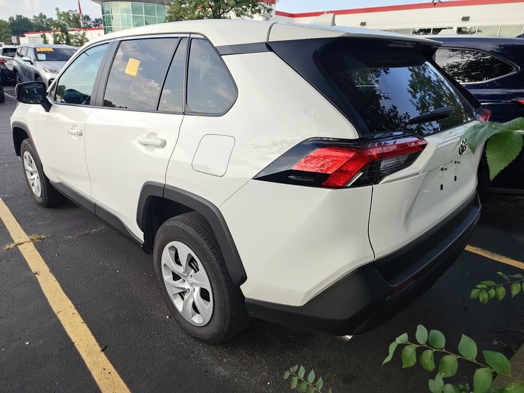 Used 2023 Toyota RAV4 LE AWD/4WD image 6