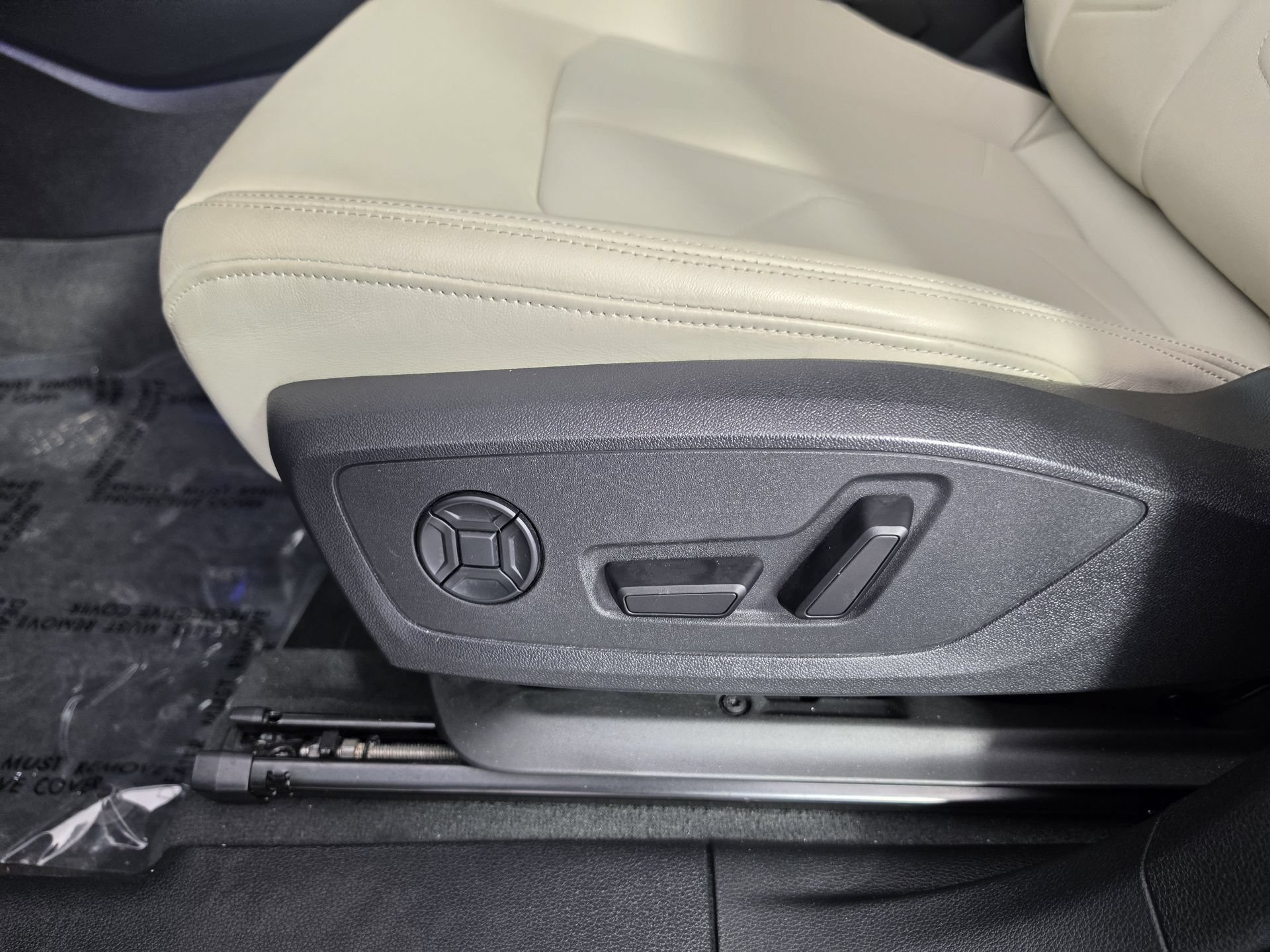 Certified 2024 Audi Q3 2.0T Premium Plus AWD/4WD image 4