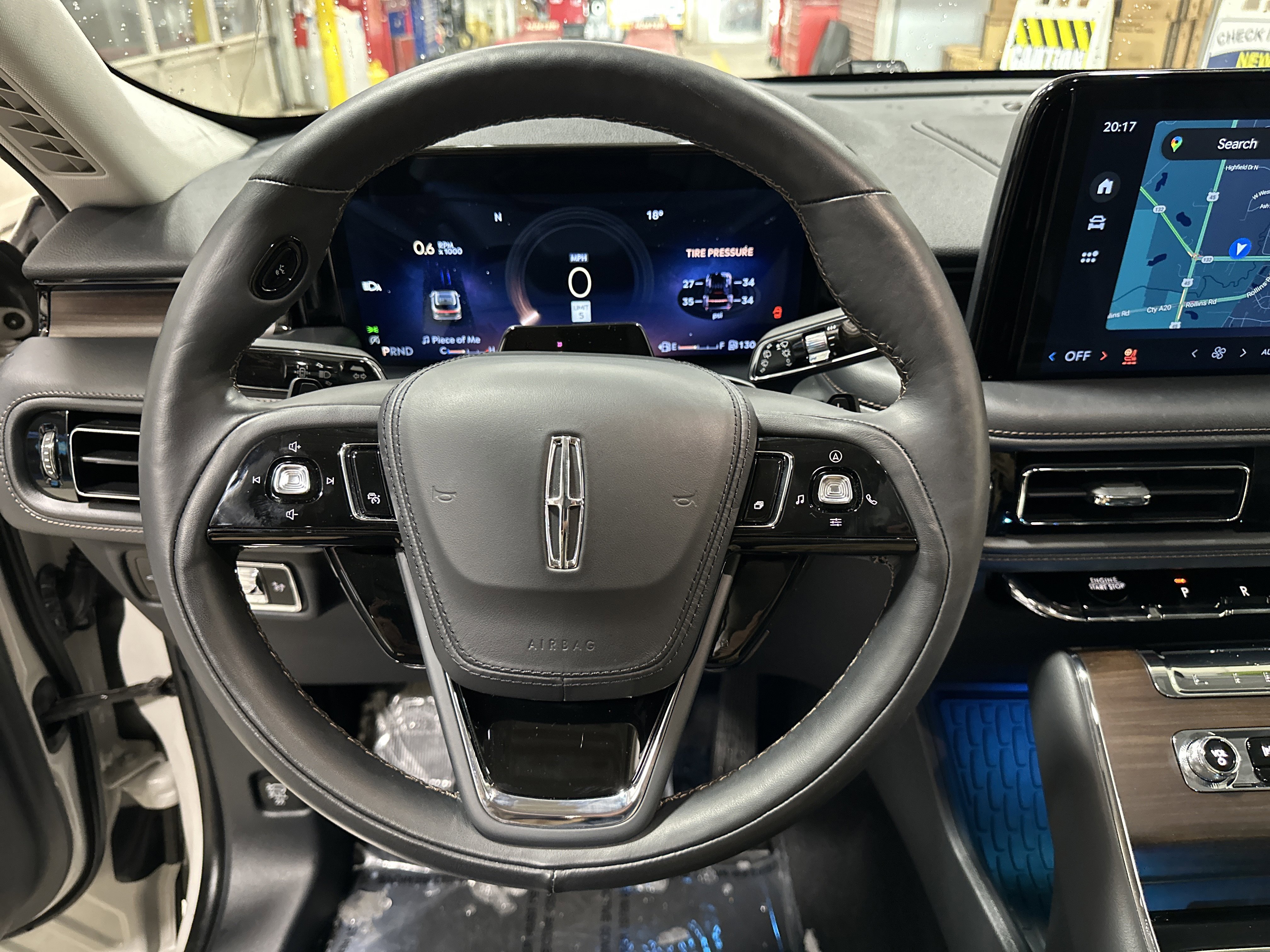 Used 2025 Lincoln Aviator Reserve w/ Equipment Group 201A image 21