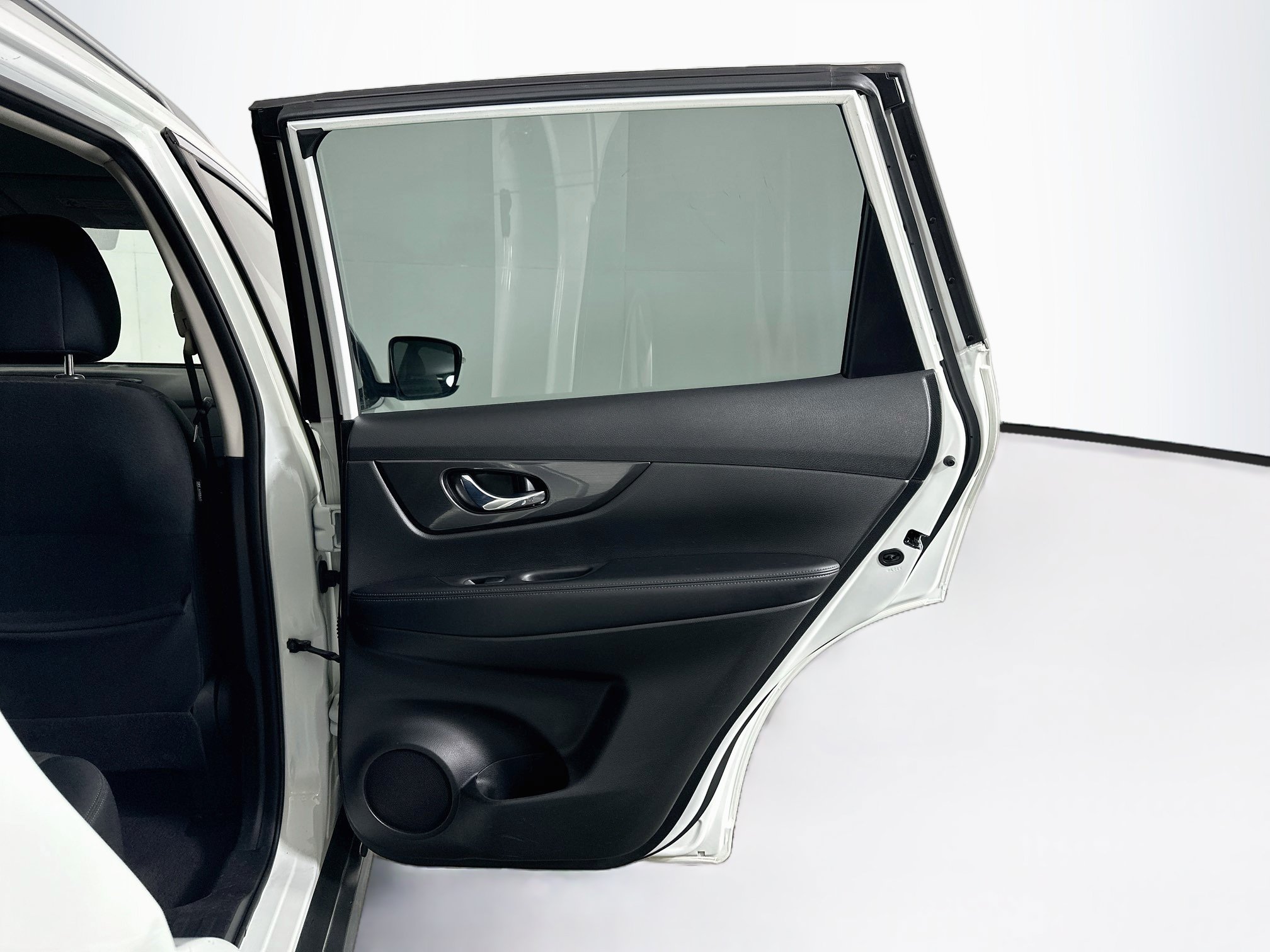 Used 2020 Nissan Rogue SV FWD image 29