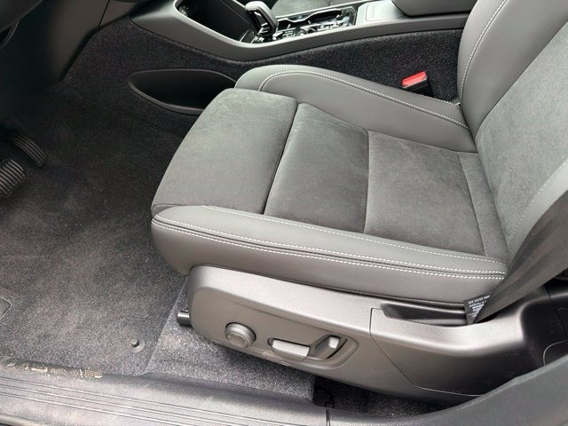 New 2026 Volvo XC40 B5 Ultra w/ Protection Package Premier AWD/4WD image 13