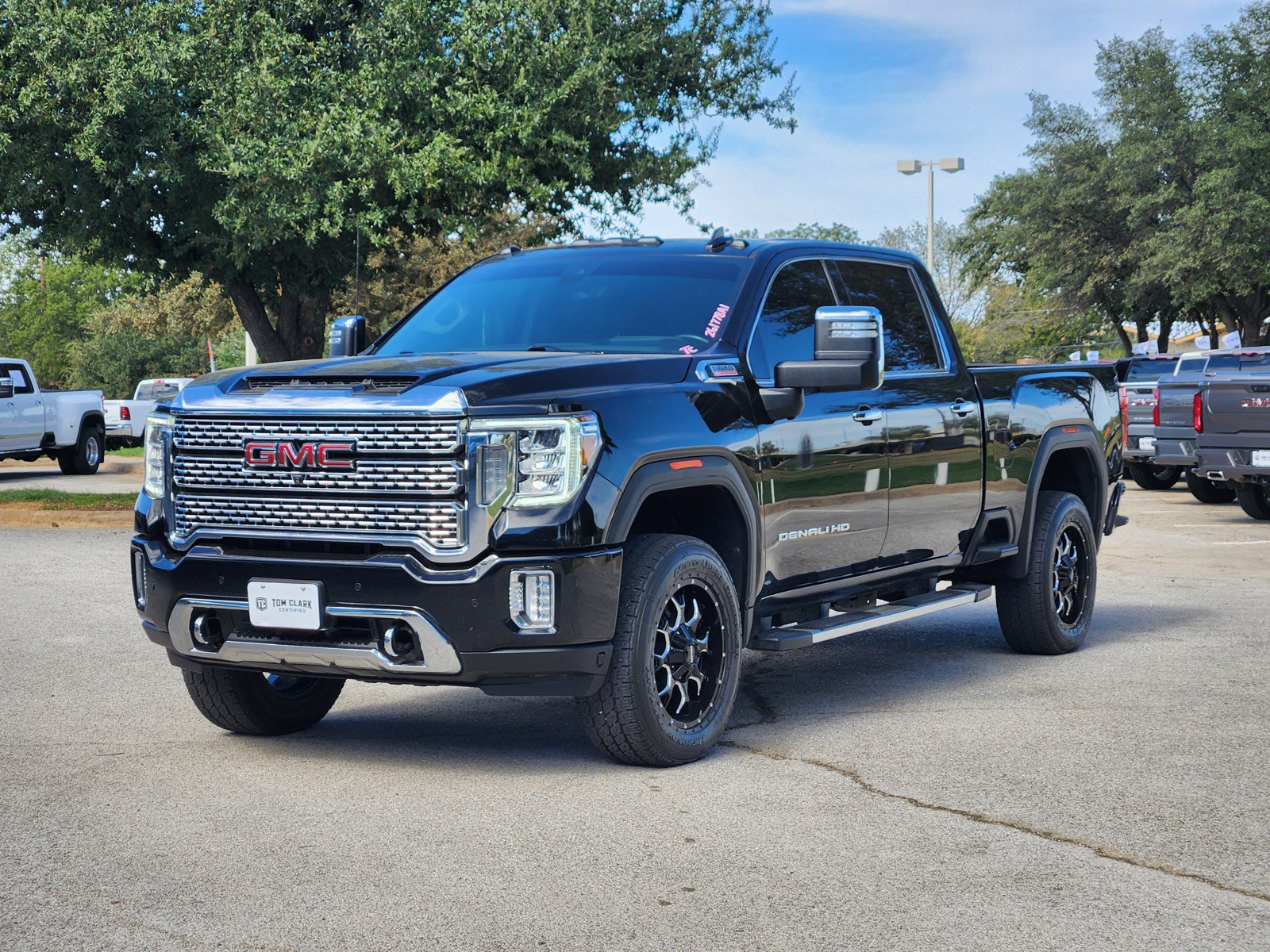 Used 2023 GMC Sierra 2500 Denali AWD/4WD image 2