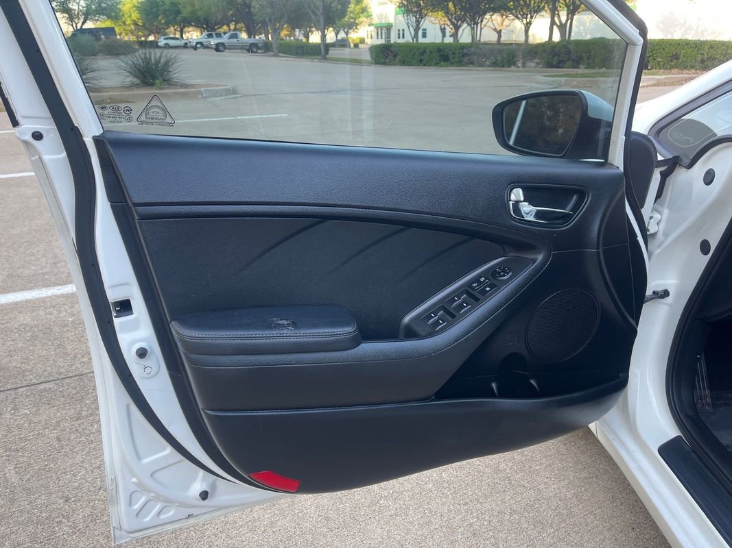 Used 2016 Kia Forte LX image 12