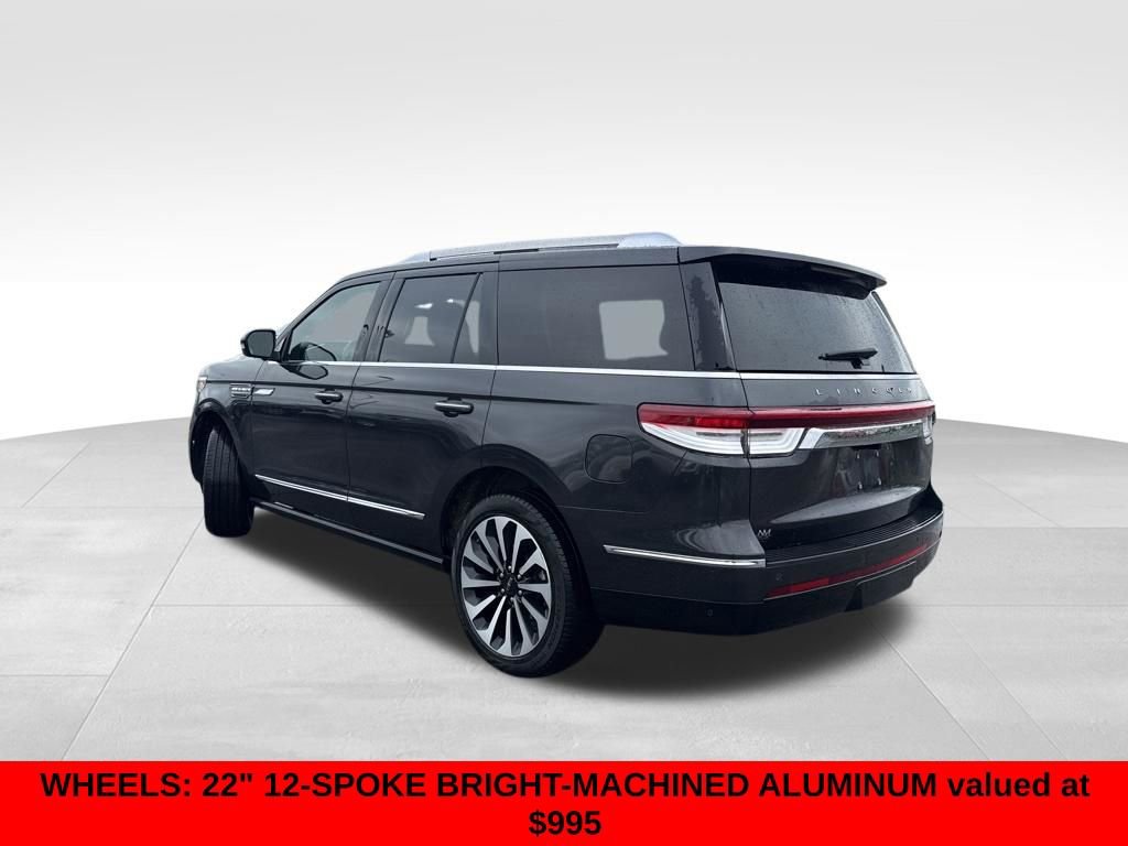 Used 2023 Lincoln Navigator Reserve image 3