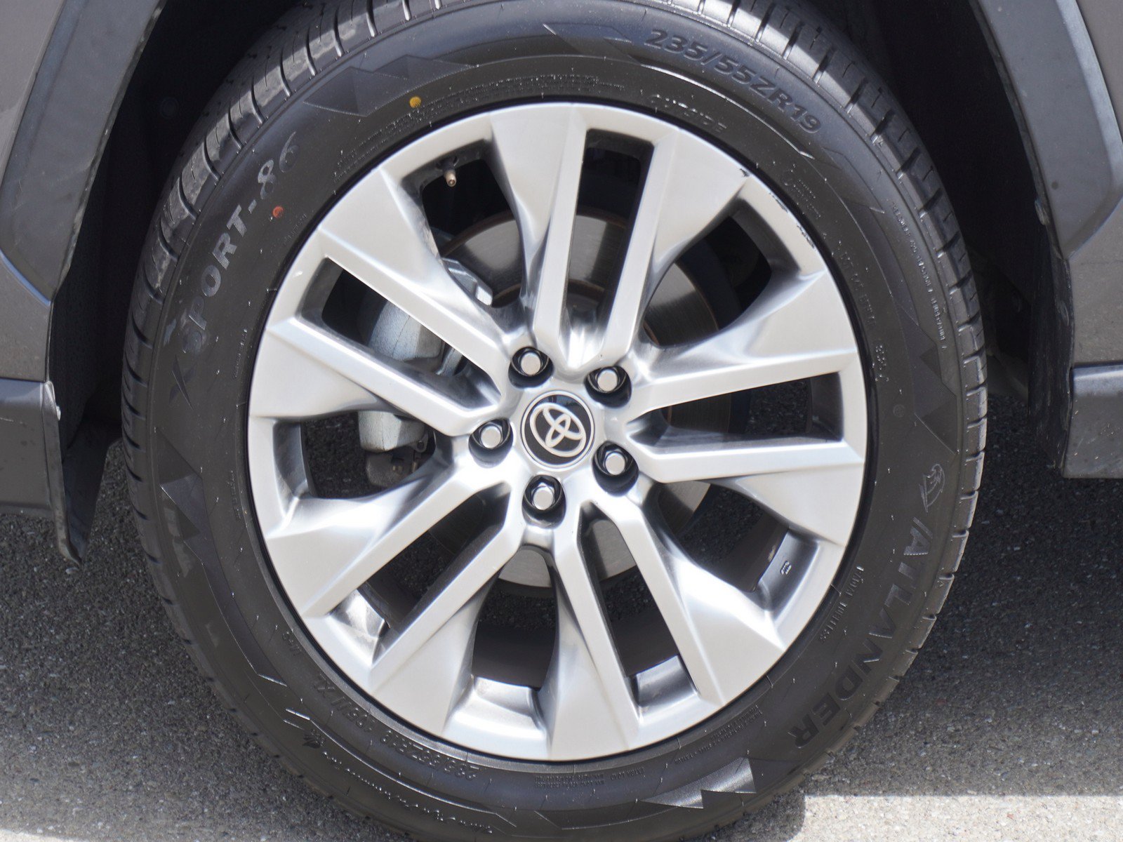 Used 2022 Toyota RAV4 XLE Premium AWD/4WD image 7