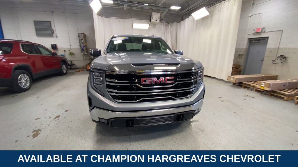 Used 2025 GMC Sierra 1500 SLT image 3