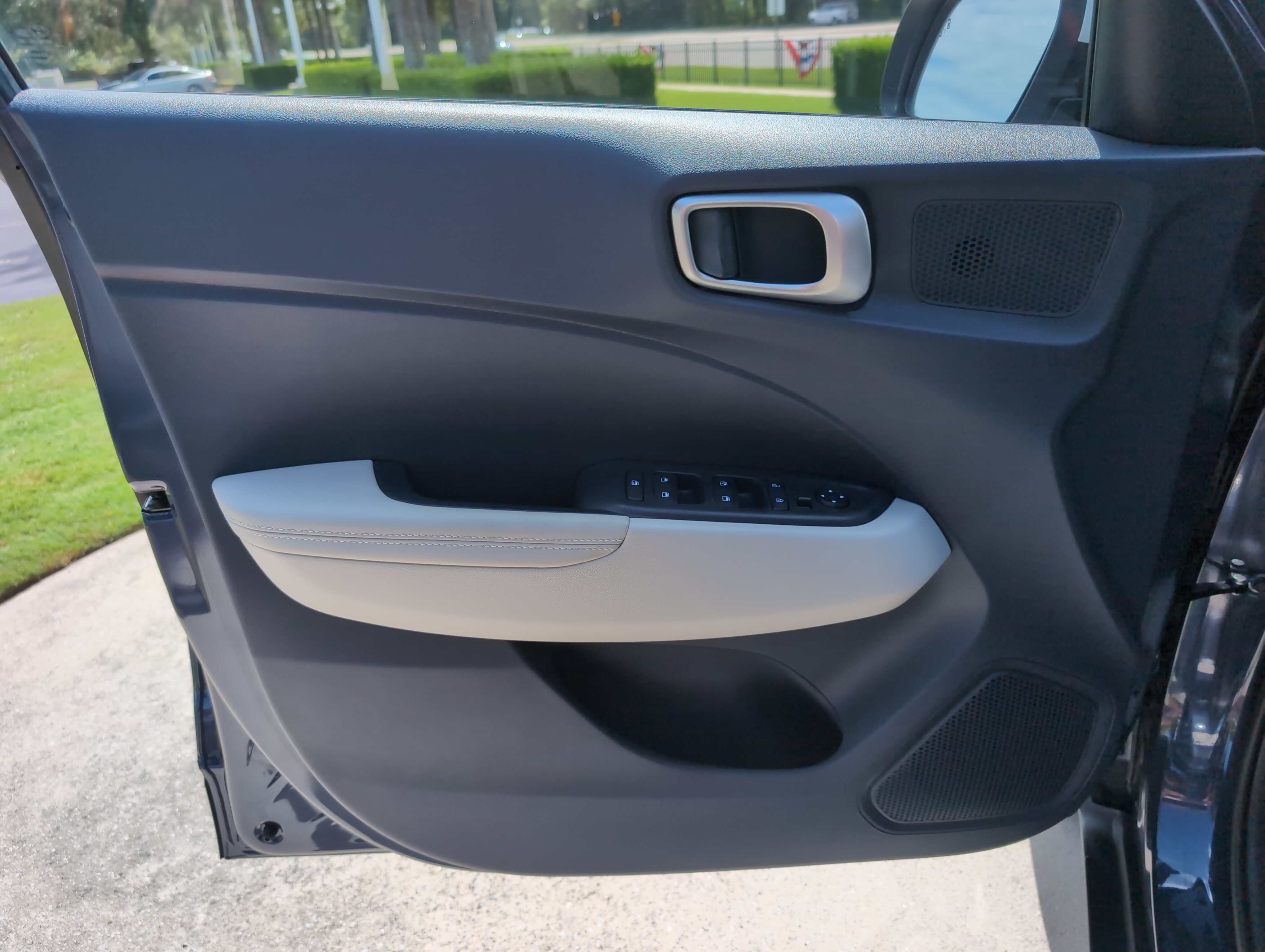 Used 2026 Hyundai Venue SEL FWD image 14