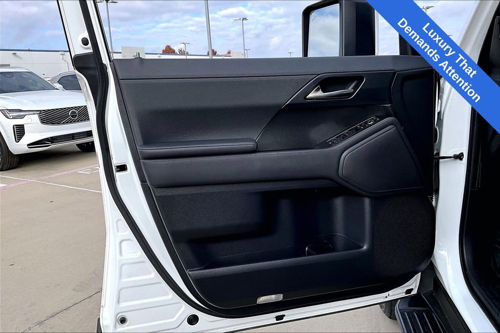 Used 2024 Lexus GX 550 image 23