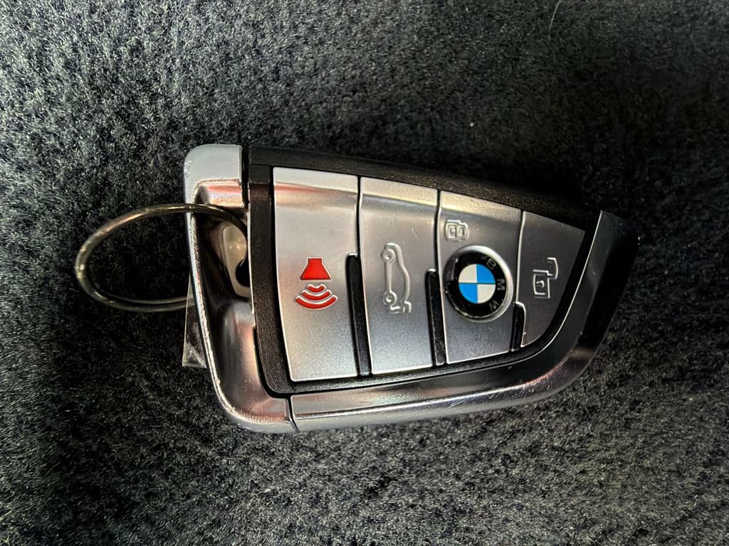Used 2022 BMW X7 M50i w/ Cold Weather Package AWD/4WD image 28