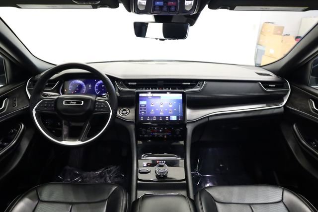 Used 2024 Jeep Grand Cherokee L Limited w/ Luxury Tech Group II image 14